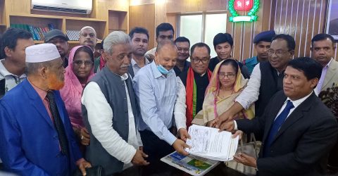 রংপুর সিটি নির্বাচনে আওয়ামীলীগের প্রার্থী ডালিয়ার মনোনয়নপত্র দাখিল