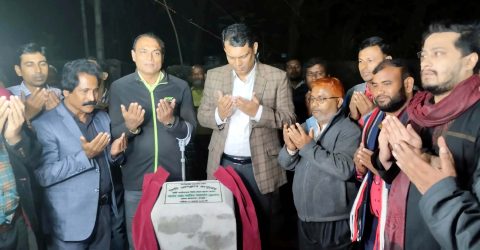 সিটি প্রেসক্লাব রংপুরের স্থায়ী কার্যালয়ের ভিত্তি প্রস্তর স্থাপন করলেন জেলা প্রশাসক আসিব আহসান