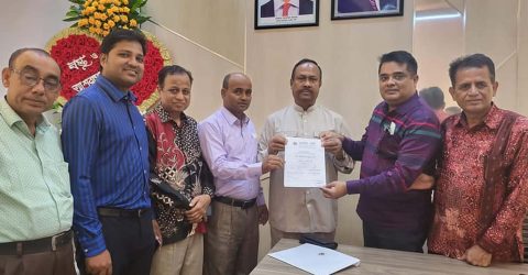 জাপার মনোনয়ন পেয়ে নগরবাসীর দোয়া চাইলেন মোস্তফা