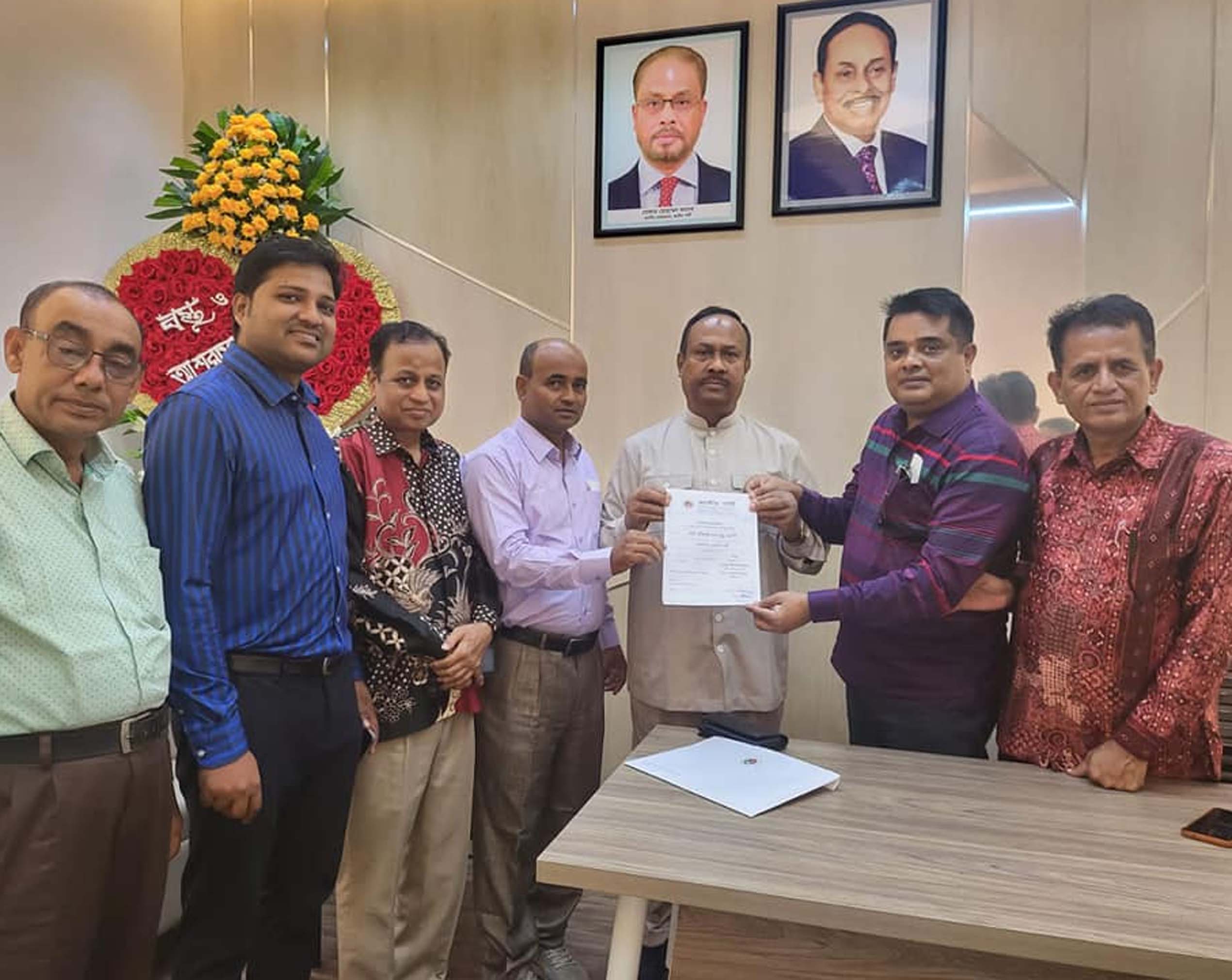 জাপার মনোনয়ন পেয়ে নগরবাসীর দোয়া চাইলেন মোস্তফা