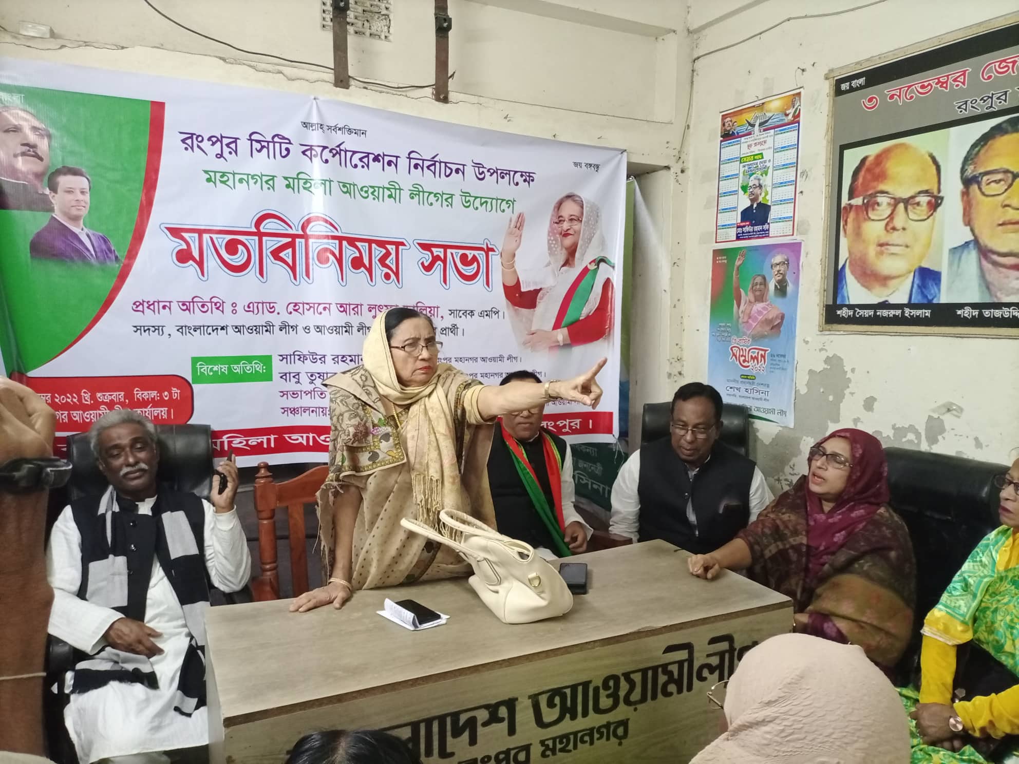 মেয়র প্রার্থী ডালিয়ার সাথে মহানগর মহিলালীগের মতবিনিময়