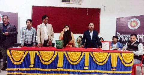 কাউনিয়ায় কম্পিউটার ও নেটওয়ার্কিং বিষয়ক প্রশিক্ষণের প্রার্থীর লটারী অনুষ্ঠিত