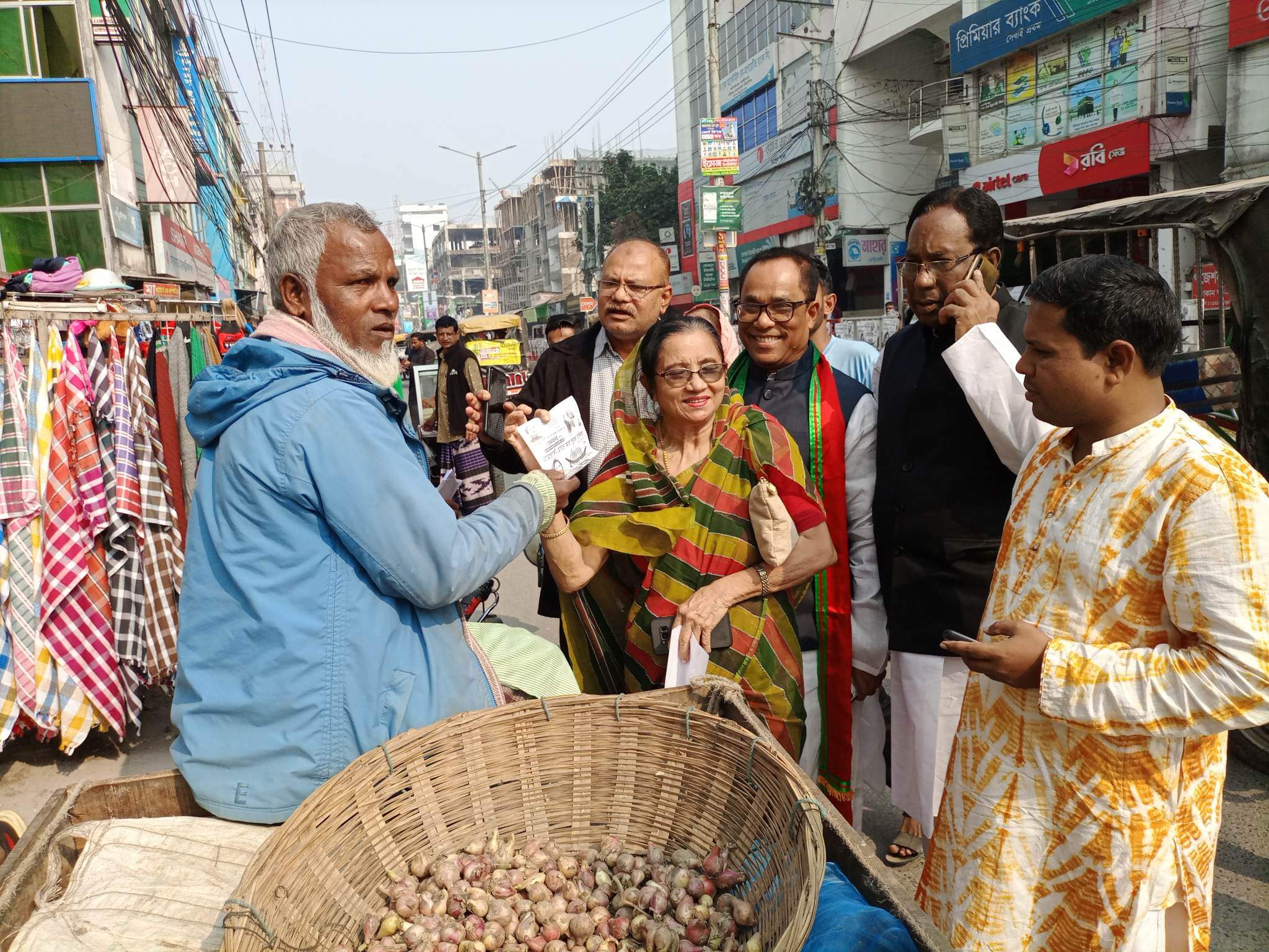 রংপুর সিটি নির্বাচনে উন্নয়নে মার্কা নৌকায় ভোট চাই.. .. .. ..  ডালিয়া