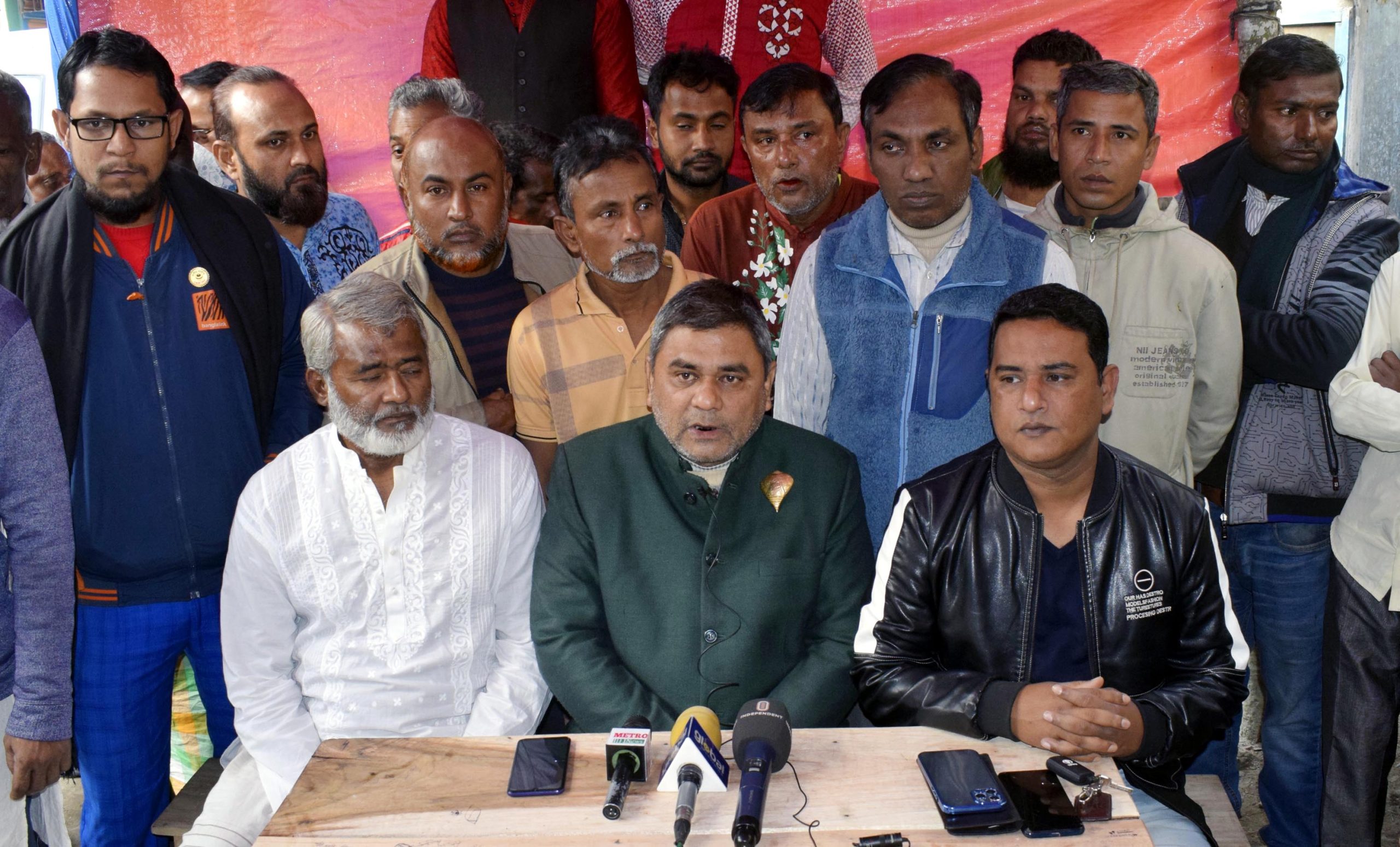 পরাজিত প্রার্থীর বিরুদ্ধে হামলার অভিযোগ তুলে নির্বাচিত কাউন্সিললের সংবাদ সম্মেলন