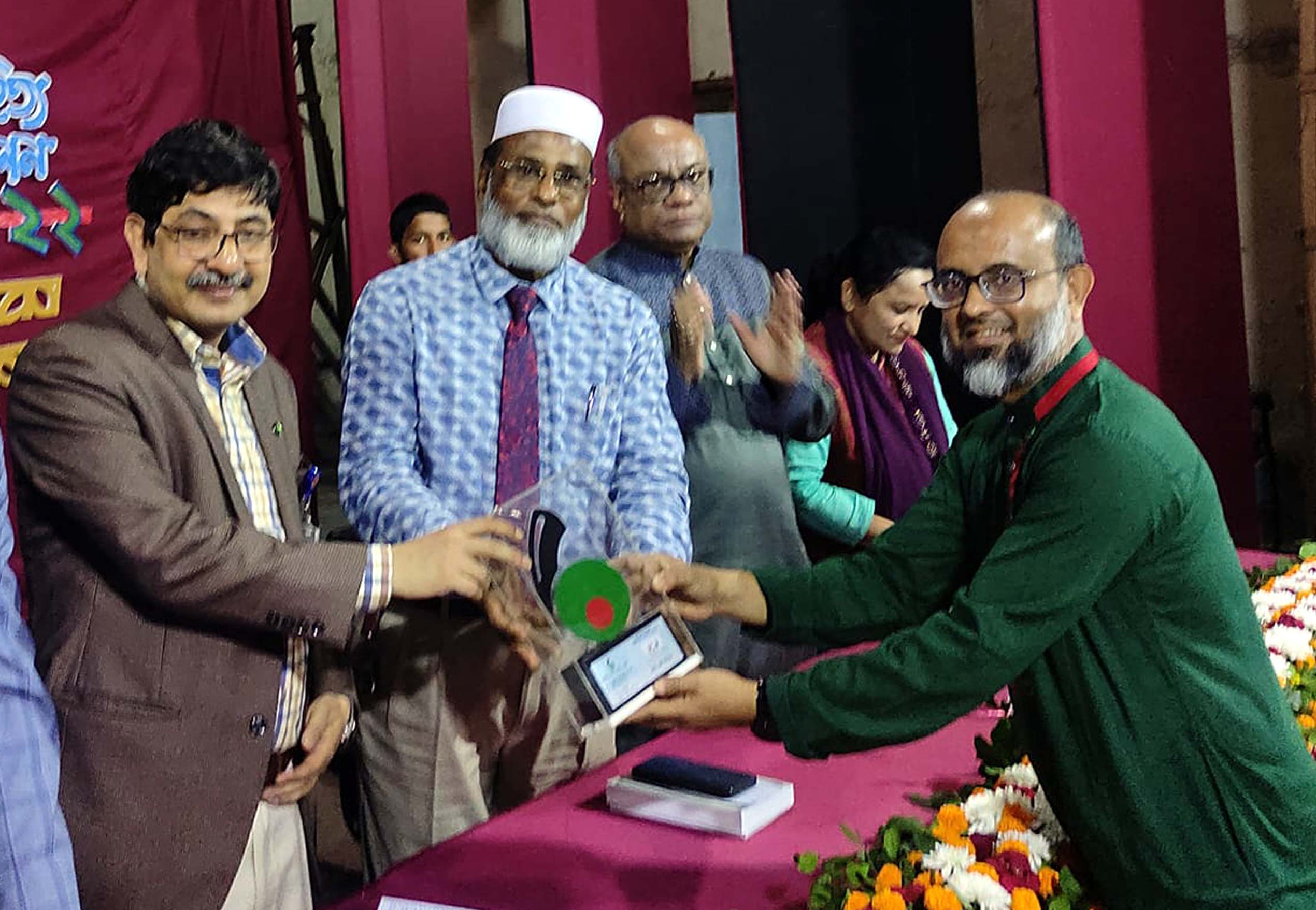 মিলন মেলায় মুখর রংপুর বিভাগীয় সাহিত্য সম্মেলন  