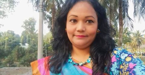 অশ্লীলভঙ্গি ও সস্তা জনপ্রিয়তার ইঁদুরদৌড়: কেয়া তালুকদার