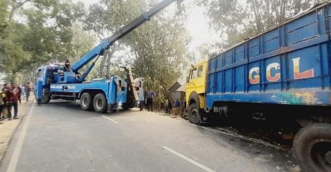 কাউনিয়ায় সড়ক দুর্ঘটনায় নিহত ১ আহত ৩