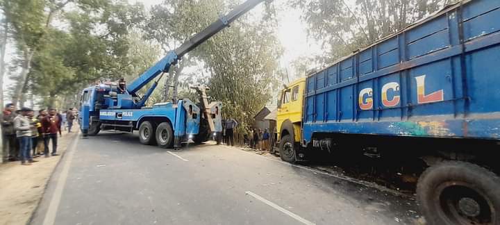 কাউনিয়ায় সড়ক দুর্ঘটনায় নিহত ১ আহত ৩