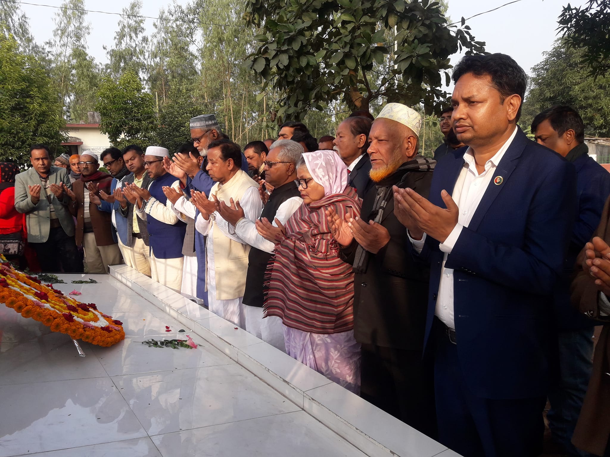 রংপুর জেলা আওয়ামী লীগের আহবায়ক কমিটির  ওয়াজেদ মিয়ার কবর জিয়ারত 