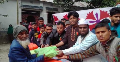নিঃস্বার্থ সমাজ কল্যাণ যুব সংঘের উদ্যোগে শীতবস্ত্র বিতরণ