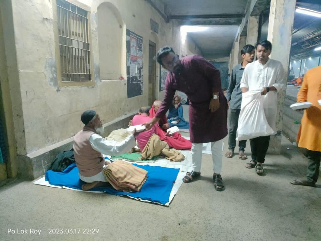 রংপুরে বঙ্গবন্ধুর জন্মদিনে খাবার বিতরণ করলেন ছাত্রলীগ নেতা প্রিন্স