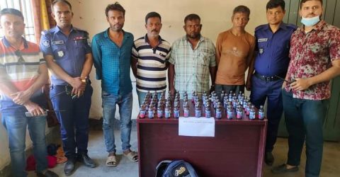 মিঠাপুকুরে পুলিশের অভিযানে ৭৩ বোতল ফেন্সিডিল উদ্ধার: আটক -৪