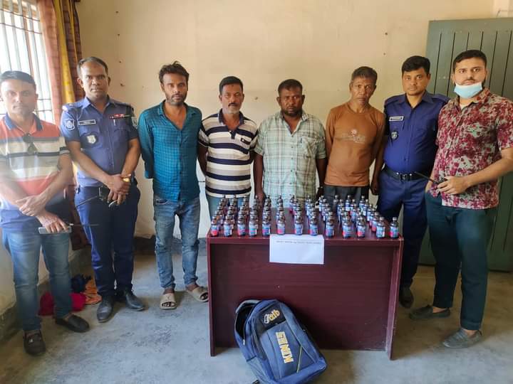 মিঠাপুকুরে পুলিশের অভিযানে ৭৩ বোতল ফেন্সিডিল উদ্ধার: আটক -৪