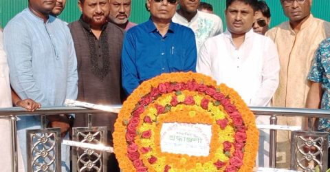 জাতীয় পার্টির প্রতিষ্ঠাতা চেয়ারম্যানের সমাধিতে শ্রদ্ধাঞ্জলি