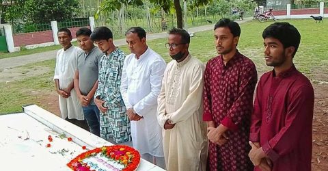 ডঃ এম এ ওয়াজেদ মিয়া ফাউন্ডেশন ওয়াজেদ মিয়ার কবর জিয়ারত করলেন