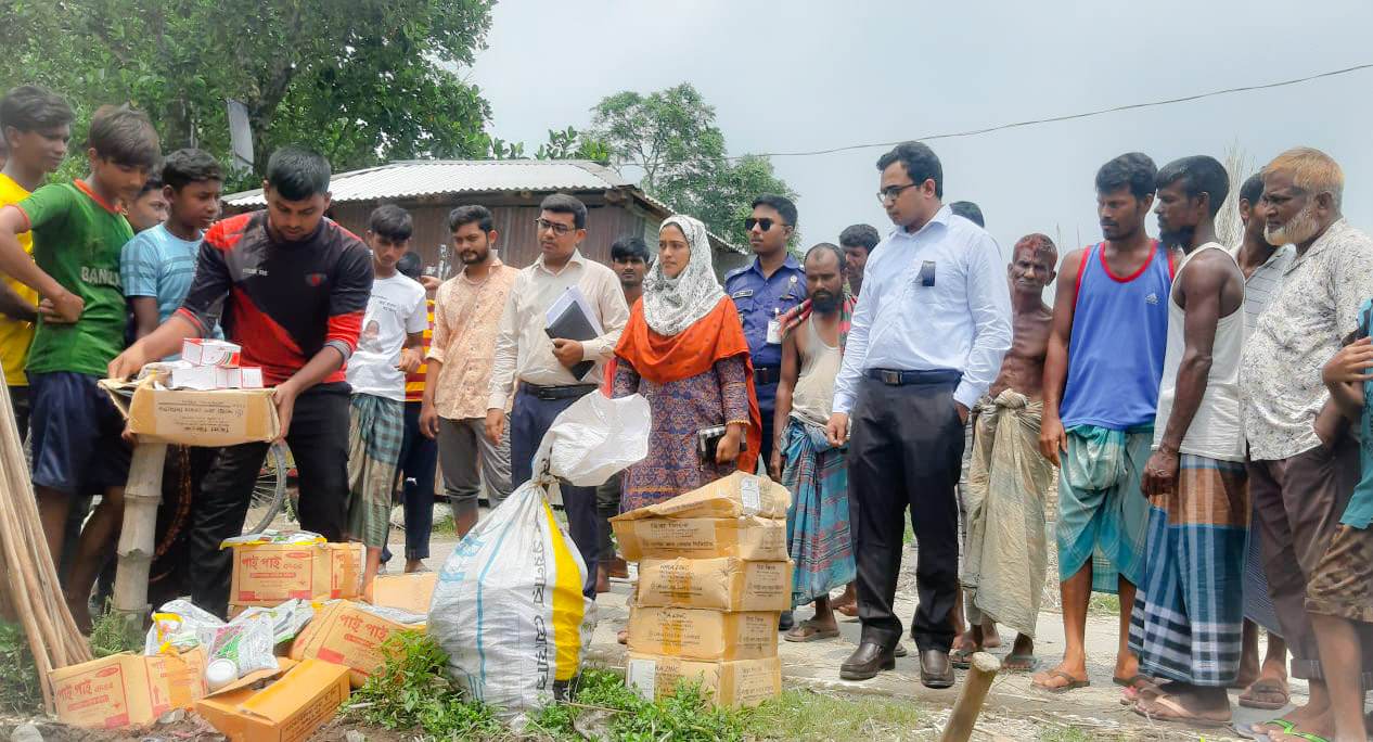 কাউনিয়ায় ভেজাল সার জব্দ দুই ব্যাবসায়ীয় জরিমানা