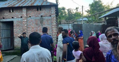 কাউনিয়ায় মোবাইল চার্জ দিতে গিয়ে প্রাণ গেল সানিয়ার