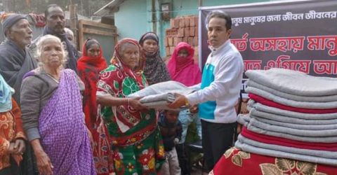 শীতার্ত অসহায় মানুষের মাঝে শ্রমিক অধিকার আন্দোলনের শীতবস্ত্র বিতরণ