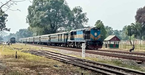 ওয়াগান লাইনচ্যুতির ঘটনায় রংপুরের সঙ্গে সারাদেশের রেল যোগাযোগ বিচ্ছিন্ন