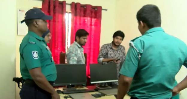 রংপুরে অনলাইন প্রতারণার অভিযোগে ২ জন আটক