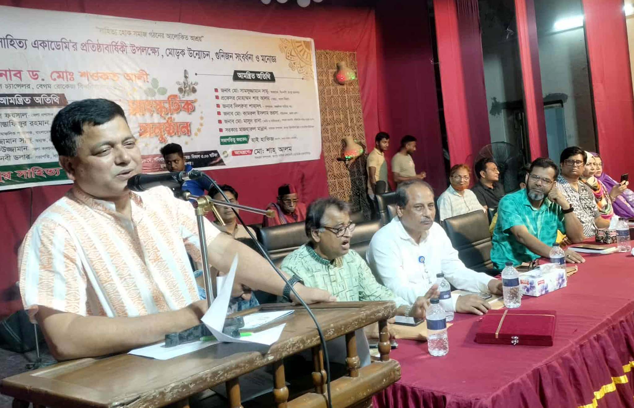 শিল্প-সাহিত্য আলোকিত মানুষ তৈরী করে…………..বেরোবি ভিসি