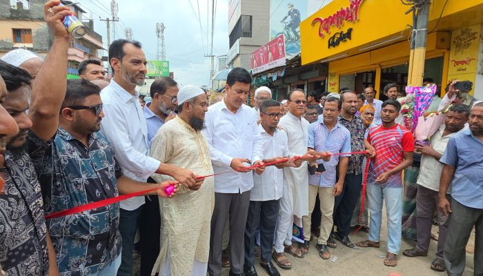 রংপুর নগরবাসীর ভোগান্তি দূর করতে ভাঙা সড়ক সংস্কার কাজ শুরু