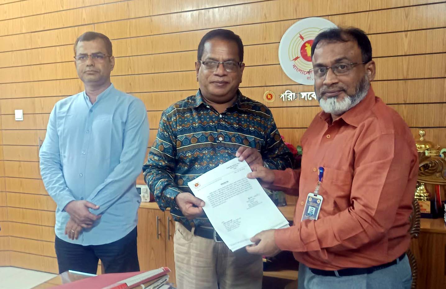 বাংলাদেশ বেতারের গীতিকার হলেন কবি ও গল্পকার এটিএম মোর্শেদ